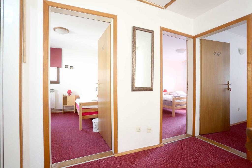 Hostel Denal ซาราเยโว ภายนอก รูปภาพ