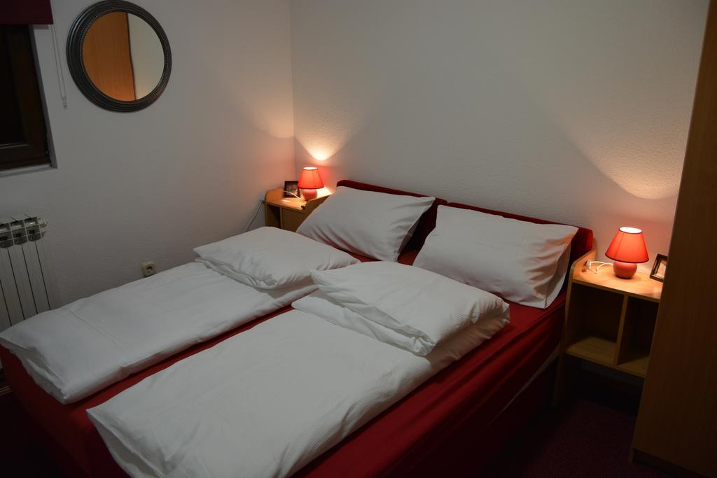 Hostel Denal ซาราเยโว ภายนอก รูปภาพ